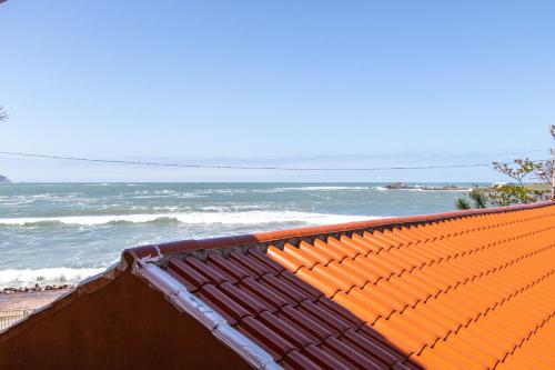 Casa Frente Mar com Jacuzzi, Praia da Armação NT2444