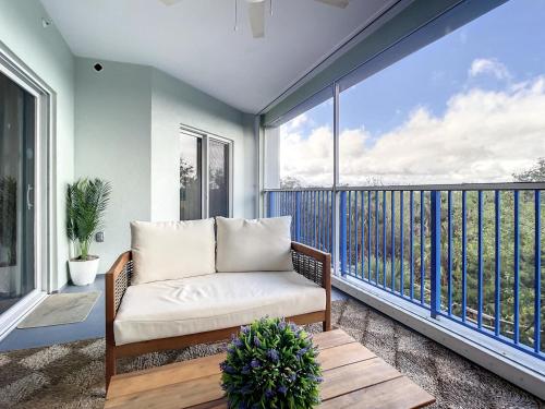 Come Drift Away in this gorgeous coastal themed 3bed 2 bath condo. OW9-302 in New Smyrna Beach, USA