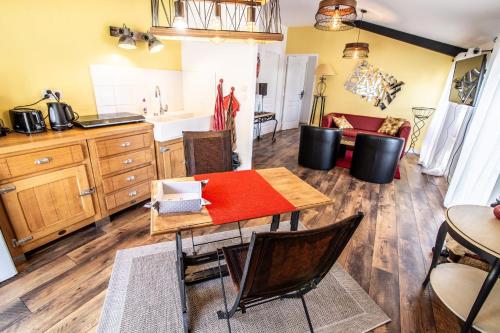 Einrichtungen, LE DUPE in Brissac-Quincé