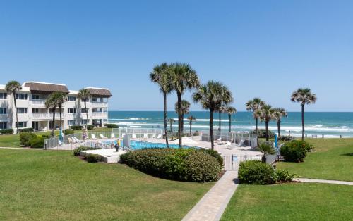 Ocean view Overlooks the Pool Ocean ~ Chateau by the Sea - 23B in New Smyrna Beach, USA