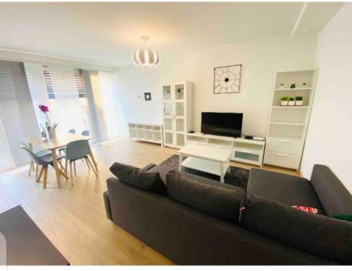 Two bedrooms Flat in Center