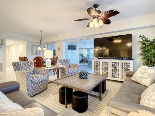 Oceanwalk Penthouse Close to Pool 2 Balconies1 large 519 sun balcony OW11-605 in New Smyrna Beach, USA