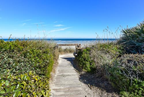 Sunny Daze Sea Dunes Townhome - Pool - Green Turtle B6 Down in Edgewater, USA