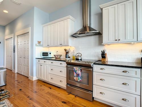 Mermaid Retreat Ocean View Home with Hot Tub - 6489T in New Smyrna Beach, USA