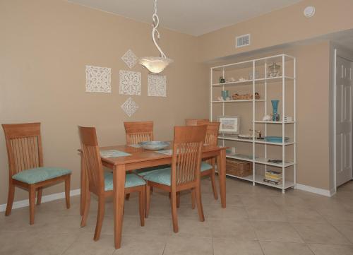 Spacious Corner Unit at Ocean Walk Condo - Close to Amenities - OW6-507 in New Smyrna Beach, USA