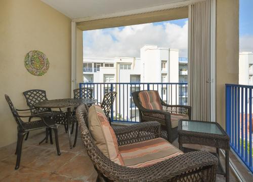 Spacious Corner Unit at Ocean Walk Condo - Close to Amenities - OW6-507 in New Smyrna Beach, USA