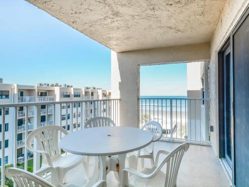 Castle Reef 516 Ocean View Pool Kiddie Pool Car Free Beach Walk to shopping dining in Edgewater, USA