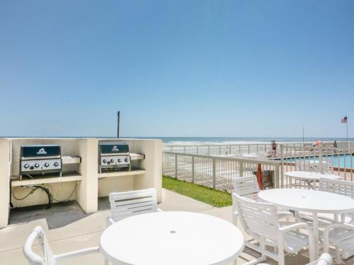 Castle Reef 516 Ocean View Pool Kiddie Pool Car Free Beach Walk to shopping dining