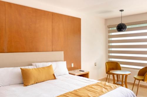 Hotel 5 Inn Select in Rancho de la Cruz, Mexico