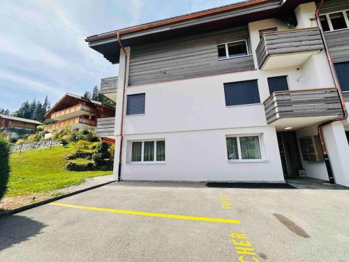  Cozy apartment with garden and Mountain View., Unterkunft in Zweisimmen