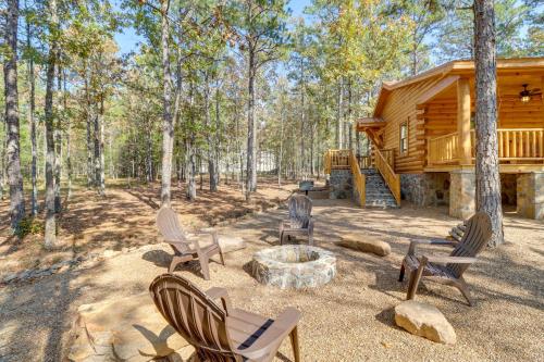 Tumbling Shoals Cabin Near Greers Ferry Lake!