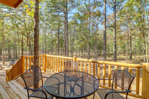 Tumbling Shoals Cabin Near Greers Ferry Lake!