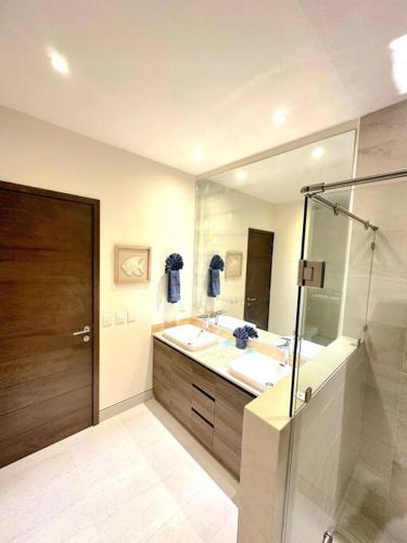 Fully equipped 3 bedroom luxury apartment in Cabo San Lucas, Mexico