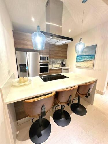 Fully equipped 3 bedroom luxury apartment in Cabo San Lucas, Mexico