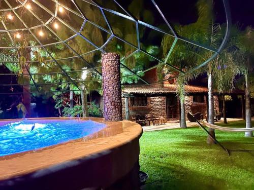 Cabaña Wisteria con alberca/jacuzzi para 12 personas