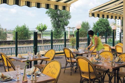 . Logis Hotels - Au Poisson d'Argent - Hôtel 3 étoiles et restaurant