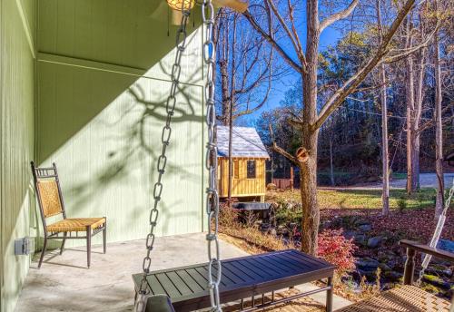 Joyful Cottage in Cosby, USA
