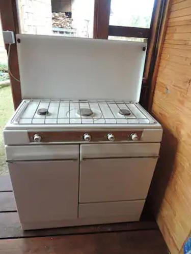 Kitchen, Champsac - Yurt - Sleeps 4 - Parking - Garden in Chalus (Limousin)