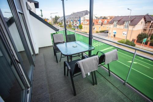 陽台/露台, 內梅特公寓 (Nemeth Apartmanok) in 瓦德柯爾特