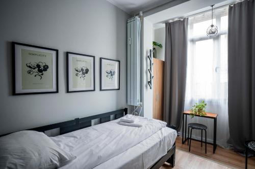 Tom Thumb & Thumbelina - 2 Private Rooms in Sofia Center by Flat Mаnager, Sofia (Foto 3)