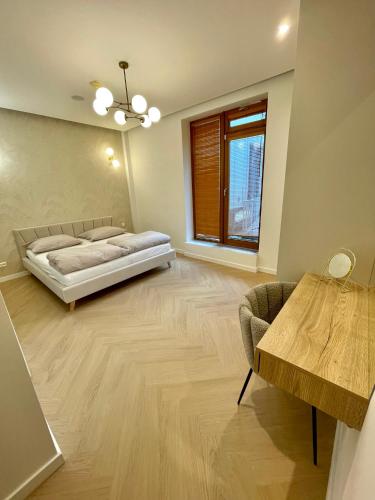 Stylish 3 bedroom apartment in the hearth of city center with history, Bratislava (fotografie 6)