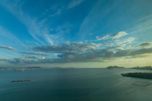 Maritime Sheen Mien 许你一城繁星、碧海和蓝天