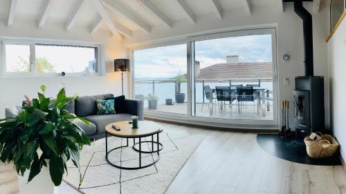  A La Côte, Ferienwohnung in Neuenburg