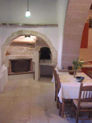 Patriko Traditional Stone Houses in Fres