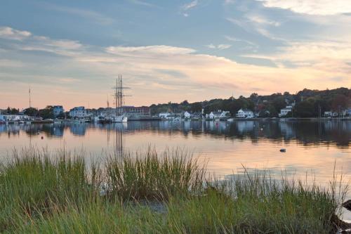 Belltown Retreat – Stamford, CT