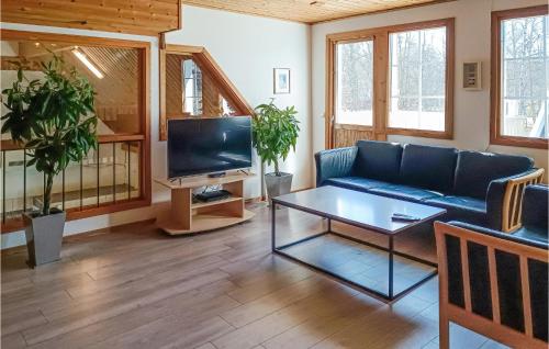 Stunning Home In Kpingsvik With 5 Bedrooms, Sauna And Outdoor Swimming Pool in Köpingsvik