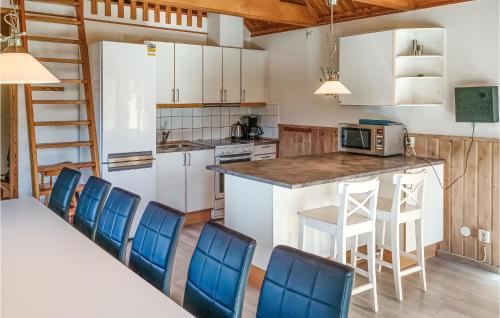 Kjøkken, Stunning Home In Kpingsvik With 5 Bedrooms, Sauna And Outdoor Swimming Pool in Köpingsvik