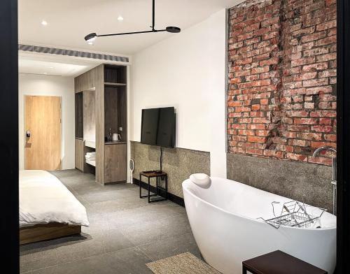 1 queen bed
