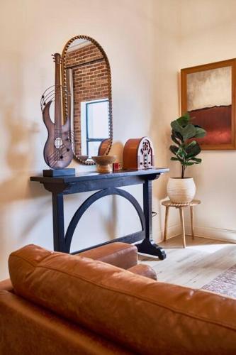 UGA Penthouse Downtown Athens Walk To Stadium in Athens, USA