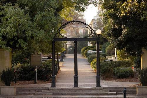 UGA Penthouse Downtown Athens Walk To Stadium