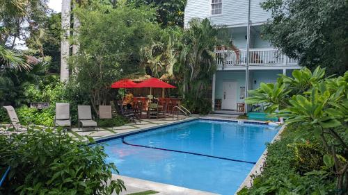 Tropical Oasis, Huge Pool in Old Town Sleeps 12+