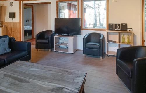 Stunning Home In Kpingsvik With 7 Bedrooms, Wifi And Indoor Swimming Pool in Köpingsvik