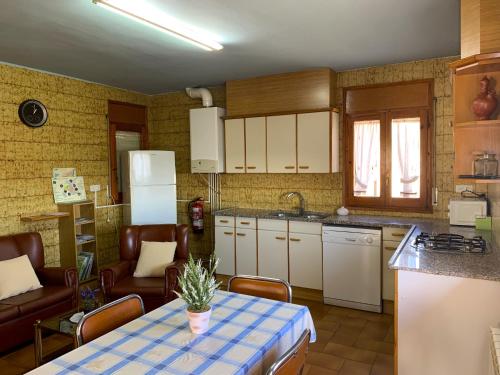Konyha, Cal Serveró (Cal Servero) in Peramola