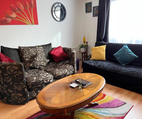 Dundee City Waterfront, 2 Bedroom 2 Bathroom Apartment - short walk to V and A, Bus & Train Stations