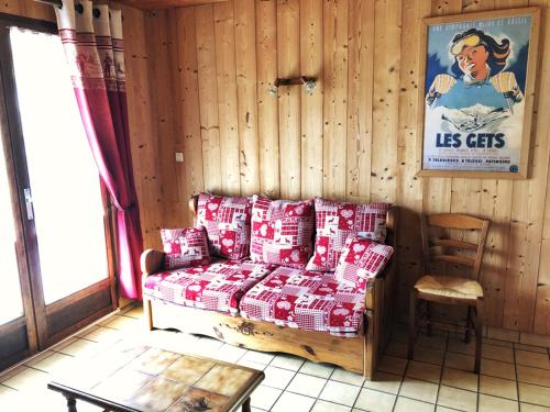Apartment room in Appartement confortable aux Gets avec Wi-Fi et parking privatif - FR-1-671-73