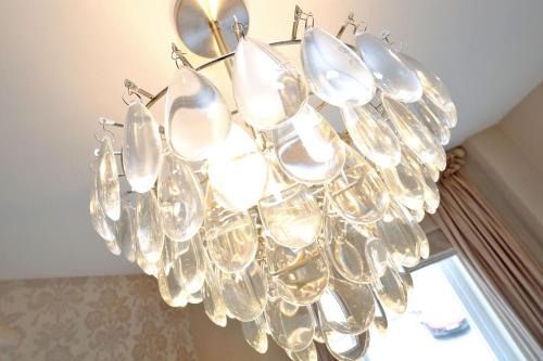 Fonthill Apartment - image 11