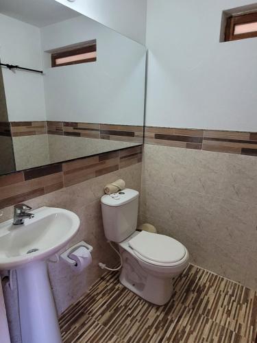 Standard Double Room image 6