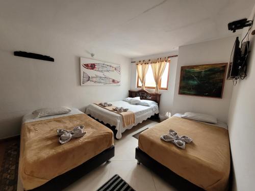Standard Quadruple Room image 2
