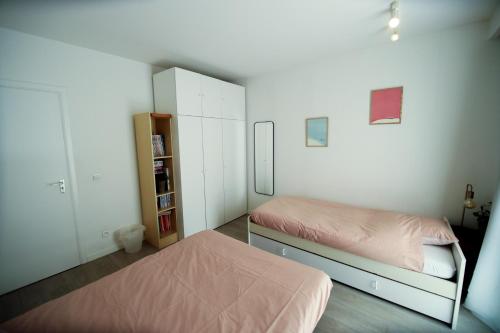 Privé kamer met chill room en gedeelde badkamer - rand Antwerpen - afrit E313 Wommelgem - vlakbij tramhalte lijn 9 en 24, Amberes (foto 5)