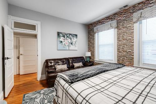 E2 Centrally located in Carytown fully fenced in Richmond, USA