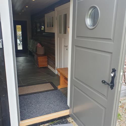 Bejárat, Brekkveien 81-meget sentral hytte,15 min å gå til Røros sentrum (Brekkveien 81-meget sentral hytte,15 min a ga til Røros sentrum) in Roros