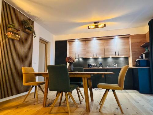 ห้องครัว, Family 2 bedroom Ski&Bike Apartment with Terrase in แจนสเก ลาซเน