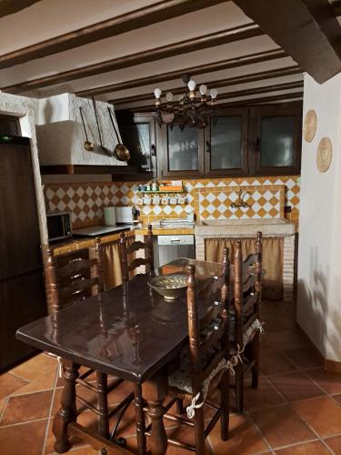 Konyha, Casa Rural LA BODEGA, ofrece cata de vino gratis in Horche