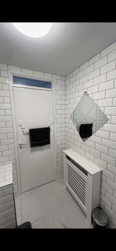 Entire 3 bedrooom holiday home, Liverpool (photo 8)