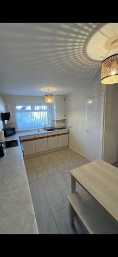 Entire 3 bedrooom holiday home, Liverpool (photo 9)