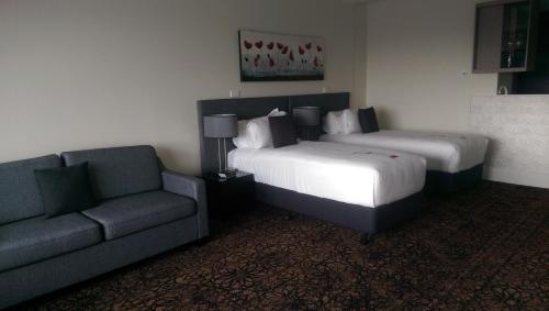 Calamvale Hotel Suites and Conference Centre